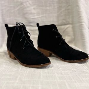 Beast fashion Black lace up booties